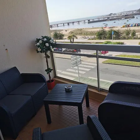 Studio Confortable, Face Mer, Proches Commerces Apartament